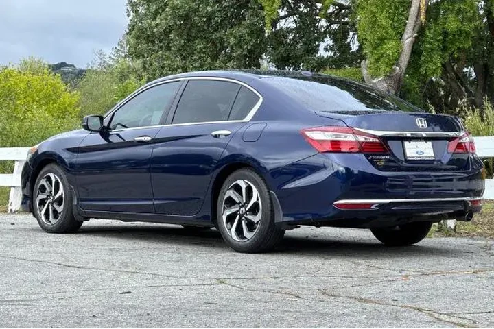 $17787 : Honda Accord 2017 EX-L 4dr S image 6