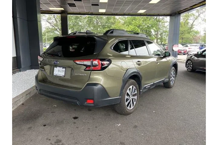 Subaru Outback 2023 AWD Prem image 5