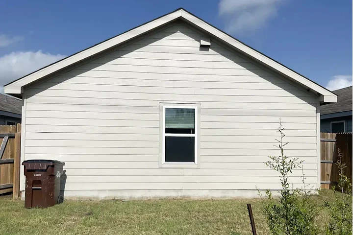 $910 : Well furnished apartments image 1