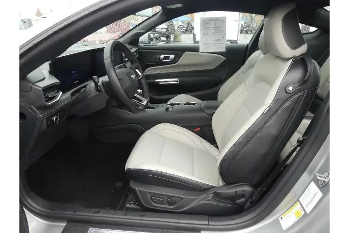 $33990 : Ford Mustang 2024 EcoBoost 2 image 10