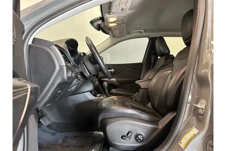 $18500 : Jeep Cherokee 2019 4x4 Limit image 8