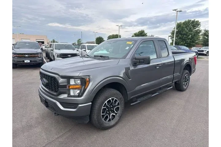 $32500 : Ford F-150 2023 4x4 XLT 4dr image 3