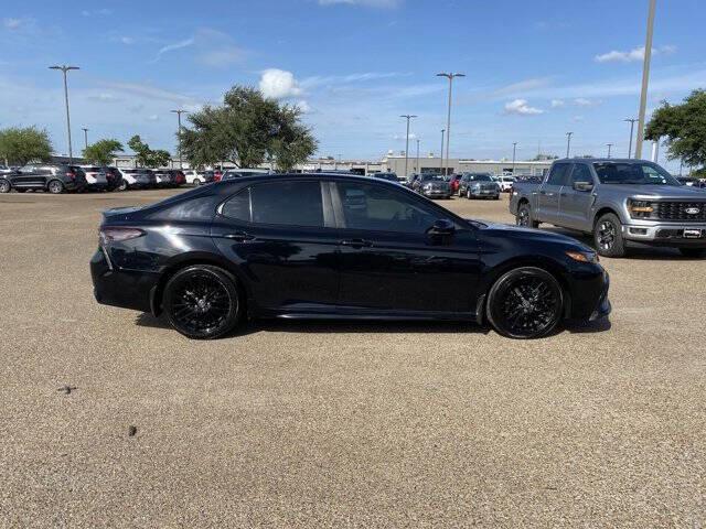 $24988 : 2021 Camry SE image 9