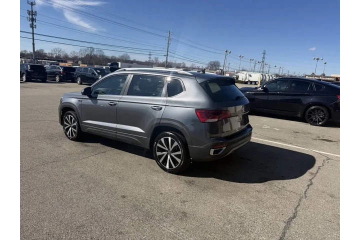 $17999 : 2024 Taos SE image 4