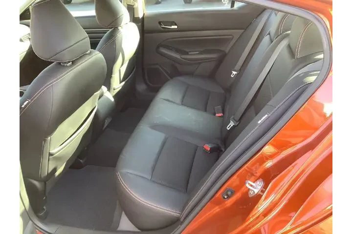 $27950 : Nissan Altima 2021 2.5 SR 4d image 10