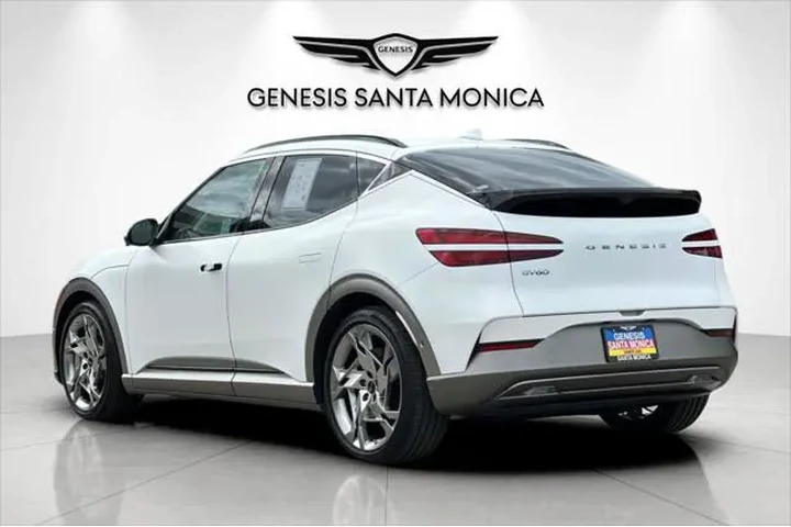 $37558 : Genesis GV60 2023 AWD Perfor image 8