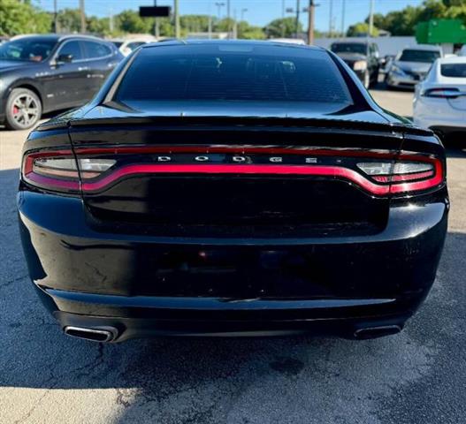 $9500 : 2017 Charger SE image 7