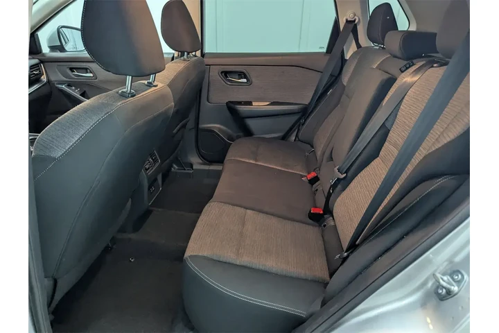 $21297 : Nissan Rogue 2023 SV 4dr Cro image 9