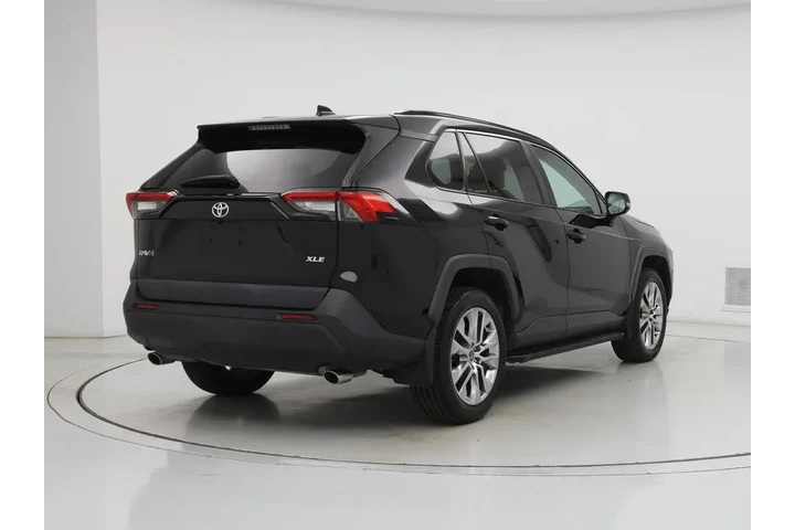 $27998 : Toyota RAV4 2021 XLE Premium image 8