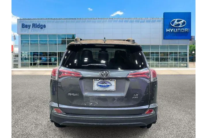 $18670 : Toyota RAV4 2017 AWD LE 4dr image 5