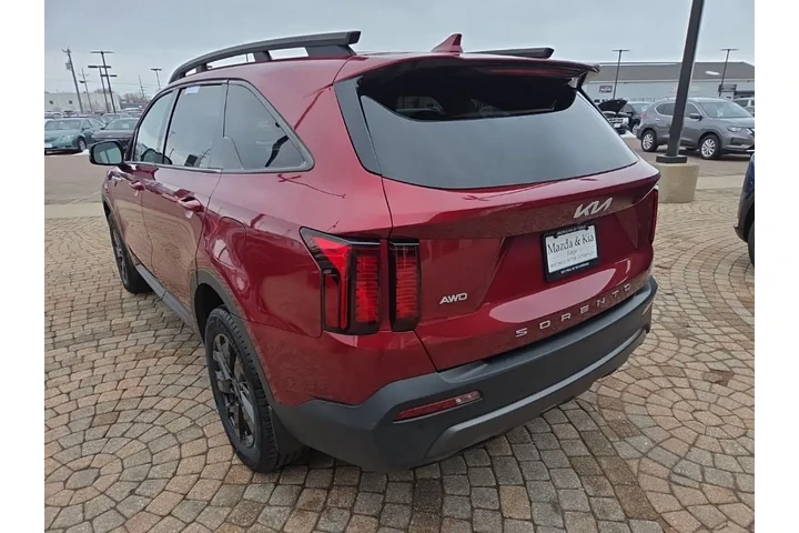 $18999 : 2022 Sorento S image 7