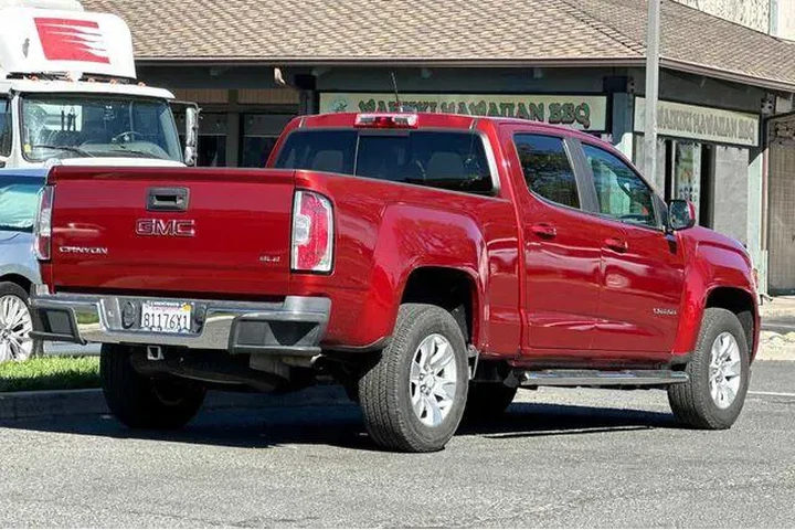 $20692 : GMC Canyon 2016 4x2 SLE 4dr image 3