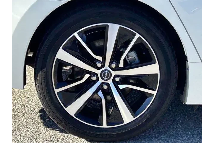 $22447 : Nissan Maxima 2023 3.5 SV 4d image 7