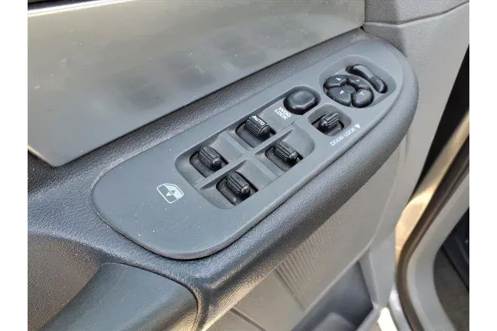 $8465 : Dodge Ram 1500 2007 ST 4dr Q image 8