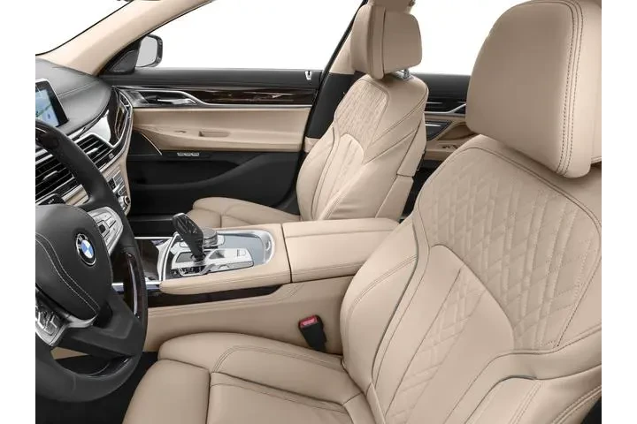 $22945 : BMW 7 Series 2017 740i 4dr S image 9