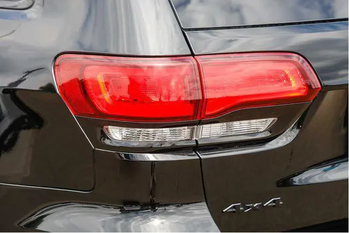 $22983 : Jeep Grand Cherokee 2020 4x4 image 4