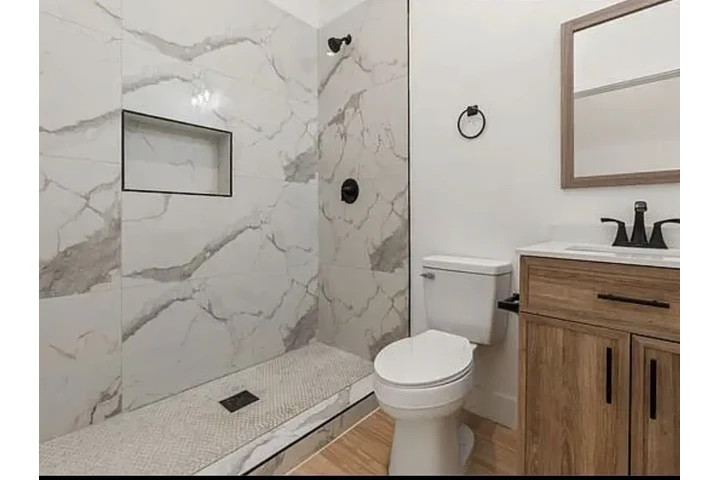 $900 : Room for Rent Cuarto en Renta image 8