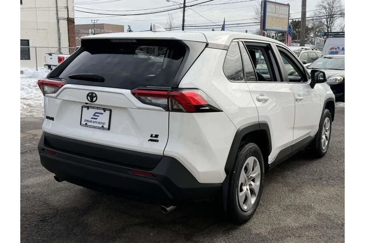 $26918 : Toyota RAV4 2023 AWD LE 4dr image 7