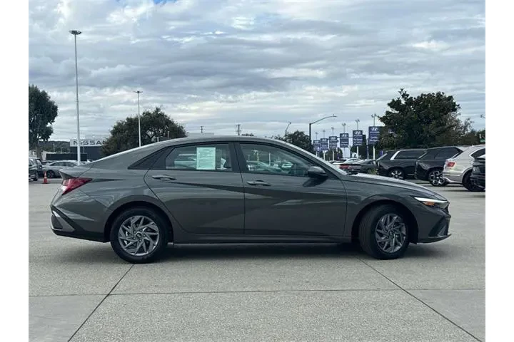 $21990 : Hyundai ELANTRA Hybrid 2025 image 3