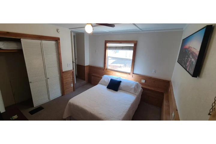 $800 : Cuarto en Lake Arrowhead image 1