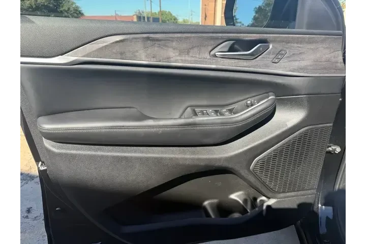 $33990 : Jeep Grand Cherokee L 2024 4 image 9