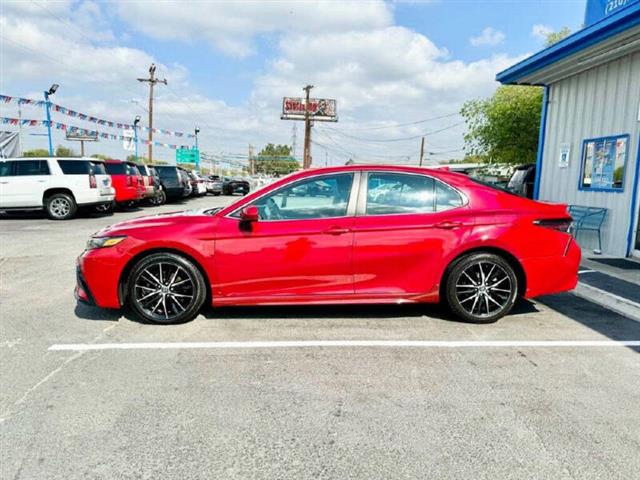 $21990 : 2021 Camry SE image 8