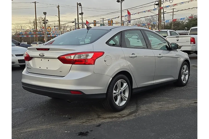 $8800 : 2014 Focus SE Sedan image 6