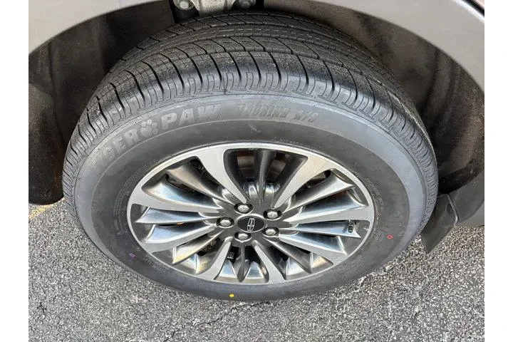 $25985 : Lincoln Nautilus 2022 AWD St image 10