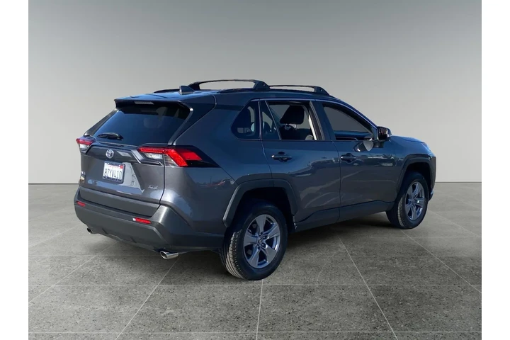$30399 : Toyota RAV4 2022 XLE 4dr SUV image 5