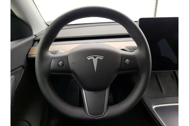 $31998 : Tesla Model Y 2022 AWD Long image 10