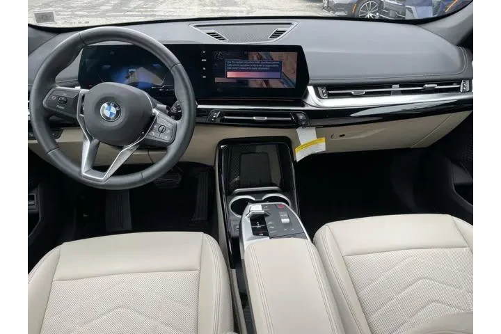 $42795 : BMW X1 2025 AWD xDrive28i 4d image 9