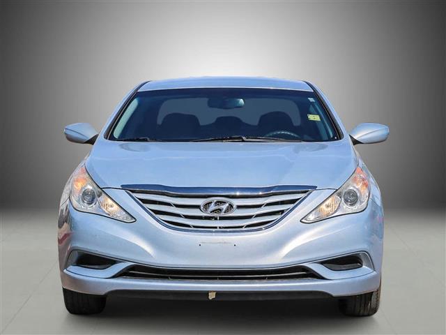 $11995 : Pre-Owned 2012 Hyundai Sonata image 2