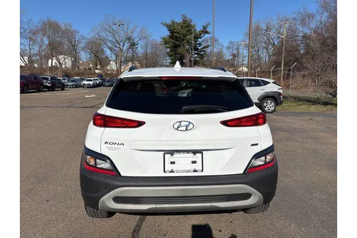 $17495 : Hyundai KONA 2023 AWD SEL 4d image 5