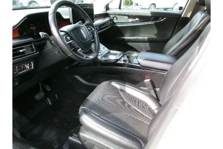 $32996 : Lincoln Nautilus 2021 AWD Re image 9