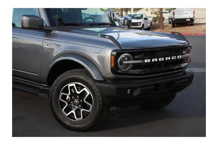 $35788 : Ford Bronco 2022 4x4 Outer B image 2
