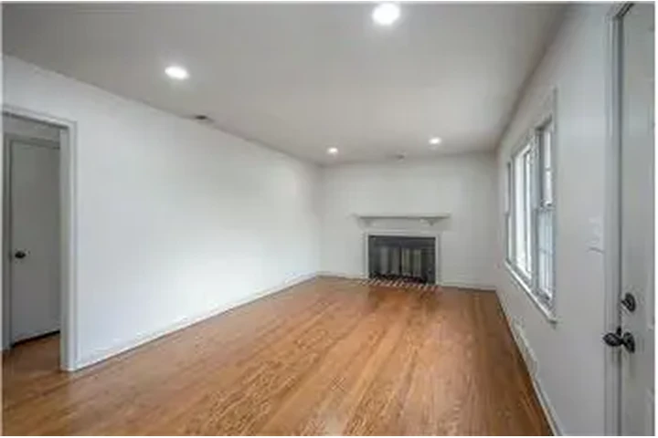 $1150 : Rental property with 2 bedro image 5