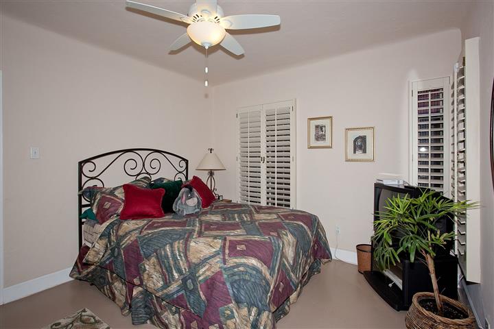 $1000 : A Must see! Lovely 3 bedroom 2 image 9