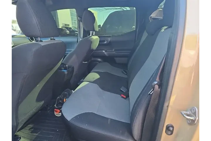 $26483 : Toyota Tacoma 2020 4x2 TRD O image 10