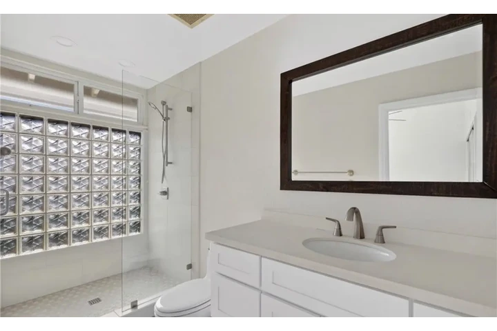 $2350 : Beautiful 3Bedroom 2Bath Home image 9