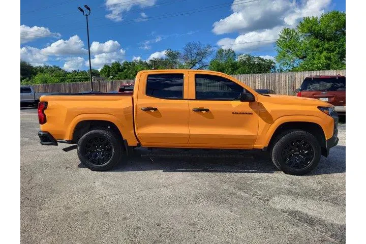 $31500 : Chevrolet Colorado 2026 4x2 image 2