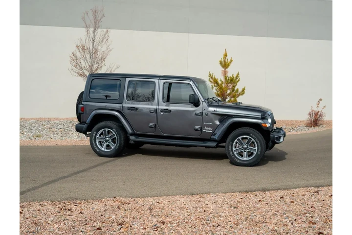$31221 : 2021 Wrangler Unlimited Sahara image 3