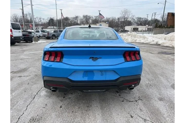 $27944 : Ford Mustang 2024 EcoBoost 2 image 5