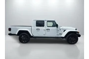 $38999 : Jeep Gladiator 2025 4x4 Nigh thumbnail