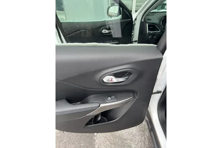 $19680 : Jeep Cherokee 2020 4x4 Latit image 8