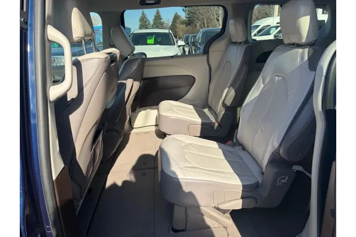 $12995 : 2017 PACIFICA image 8