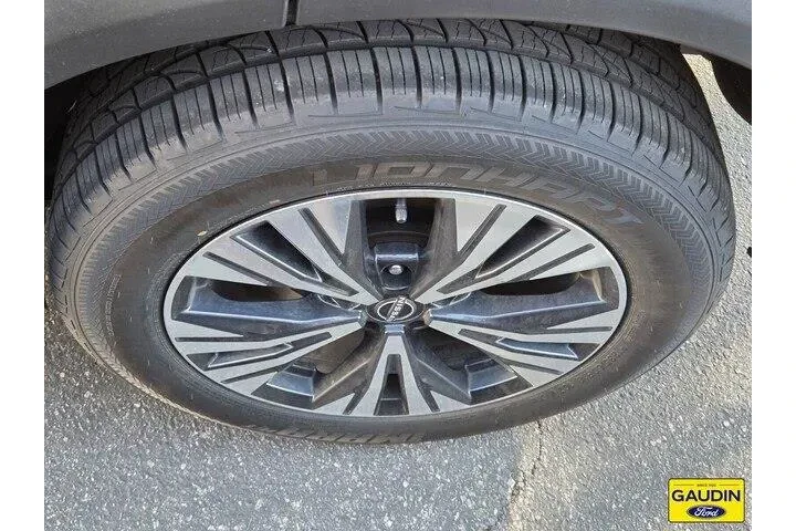 $19997 : Nissan Rogue 2023 SV 4dr Cro image 4