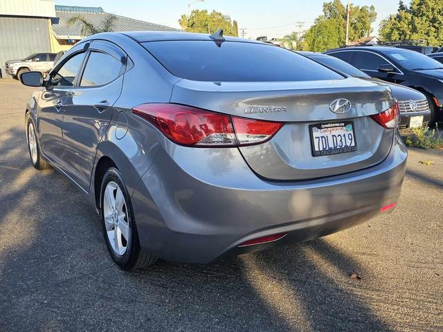 $6200 : 2013 HYUNDAI ELANTRA2013 HYUN image 4