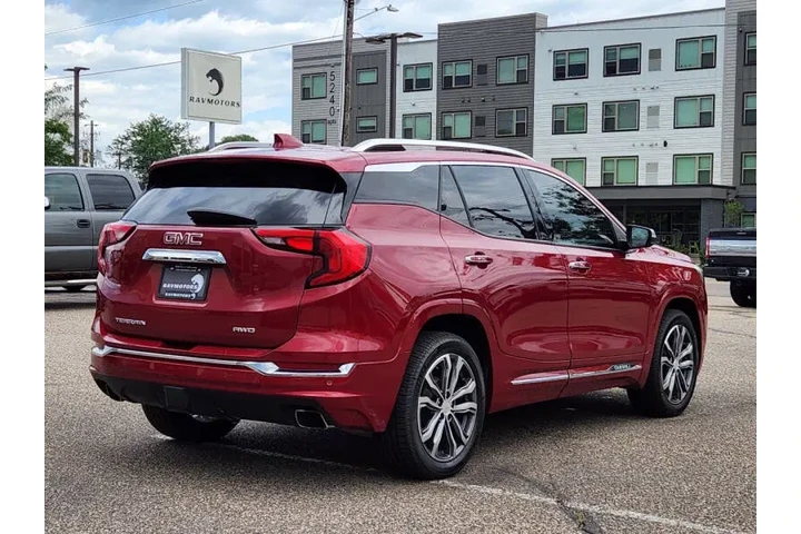 $17495 : 2019 GMC Terrain Denali image 10