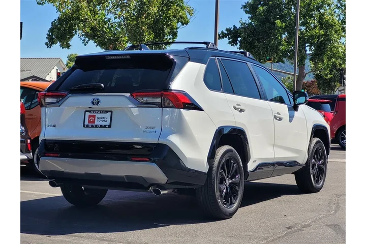 $43999 : Gold Certified2024 RAV4 Hybri image 5