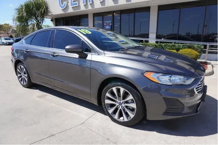 $11988 : Ford Fusion 2019 AWD SE 4dr image 1